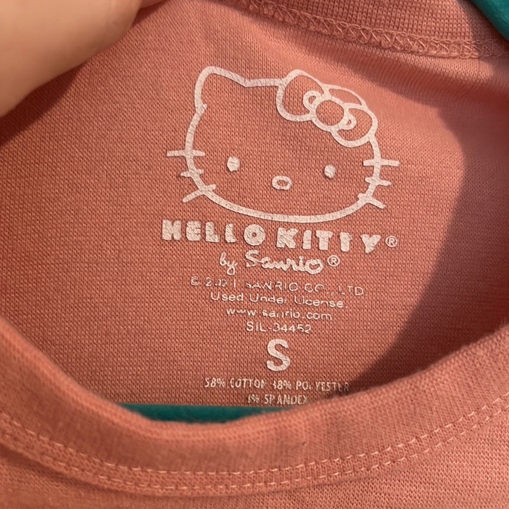 Sanrio HELLO KITTY crop top size small - Picture 3 of 5